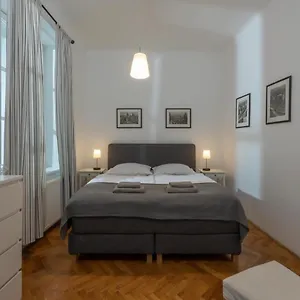 Apartment Carolinum, Prague