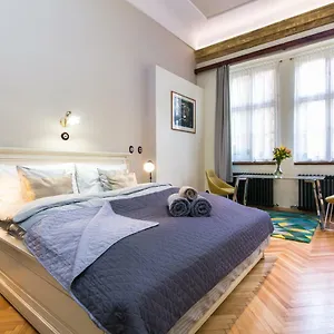 Apartment Nebovidy I - Historic Centre - Terrace - Air Conditioning, Prague