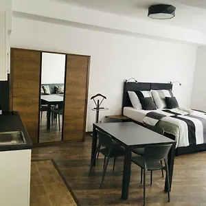 Apartment Like, Prague